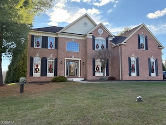 20 Riddle Ct, Asbury, NJ 08802