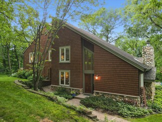 6070 Mill St, Excelsior, MN 55331