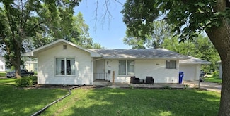 110 N 2nd Ave W, Hartley, IA 51346