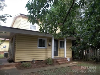 4024 Rosehaven Dr, Charlotte, NC 28205