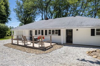 2172 Wadsworth Rd, Norton, OH 44203
