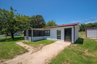 8212 Lakeview Cir, Lone Oak, TX 75453