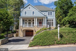 3305 N Albemarle St, Arlington, VA 22207