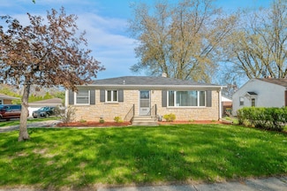 1201 Redwood Dr, Green Bay, WI 54304