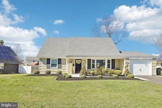 100 Glenview Ln, Willingboro, NJ 08046