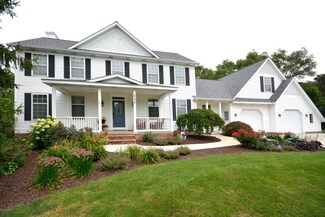897 Chelsea Ct, Holland, MI 49423