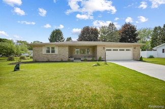 116 Surrey Rd, Saint Louis, MI 48880