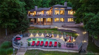 1453 Grand View Dr, Sunrise Beach, MO 65079