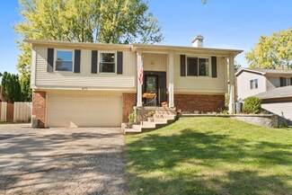 419 Quarry Dr, Bolingbrook, IL 60490