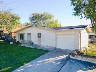 806 W Bryce Ave, Killeen, TX 76541