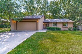 4416 Brinkwood Rd, Des Moines, IA 50310