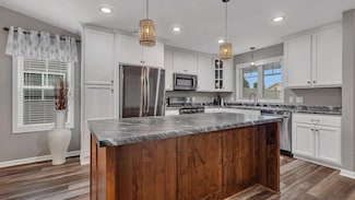 525 Taft Loop S, Cambridge, MN 55008
