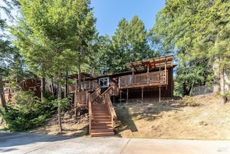 1608 Daphne Dr, Willits, CA 95490
