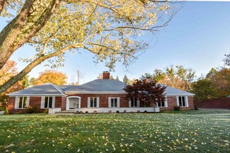 1221 S Pickwick Point, Bloomington, IN 47401