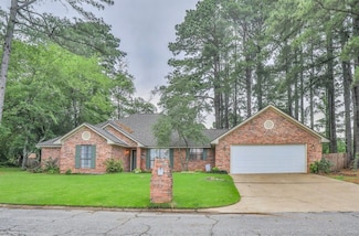 108 Warwick Ln, Idabel, OK 74745