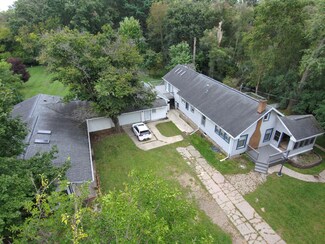 2005 1st St, Jackson, MI 49203