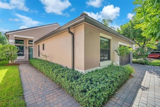 225 E Bayridge Dr, Weston, FL 33326