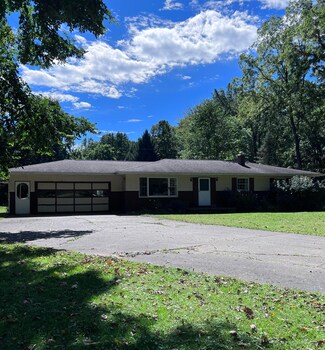 5929 Mccain Rd, Jackson, MI 49201