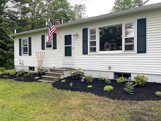 45 Farrow Farm Rd, Barnet, VT 05821