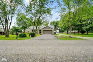 6020 E Smokey View Rd, Mooresville, IN 46158
