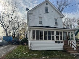 8 High St, Waterville, ME 04901