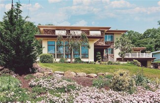 1527 California Ave, White Oak, PA 15131