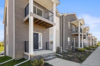 3207 Lohr Rd, Ann Arbor, MI 48108
