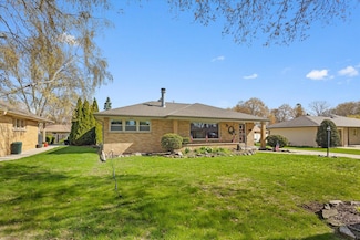 7822 W Manitoba St, Milwaukee, WI 53219