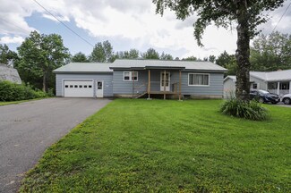 31 Spring St, East Millinocket, ME 04430