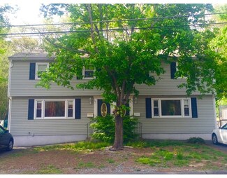 100 Hollis St, Lowell, MA 01852