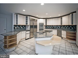 112 Saint Vincent Ct, Cherry Hill, NJ 08003