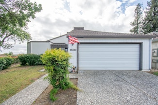 1349 Snowberry Ct, Dixon, CA 95620