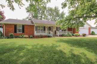 503 N Burke St, Wolcott, IN 47995