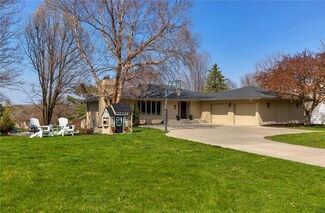 813 SE Walnut Ridge Dr, Waukee, IA 50263