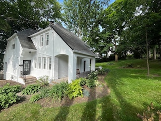 909 High St, Fall River, MA 02720