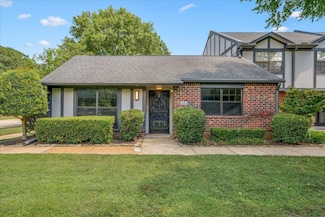 968 Rustling Oaks Cir, Memphis, TN 38117