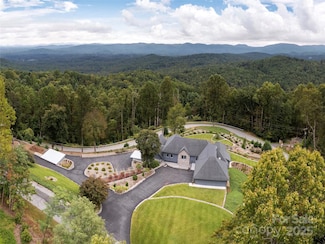 161 Birchwood Dr, Hendersonville, NC 28739