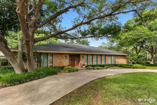 2417 Brentwood Dr, Wichita Falls, TX 76308