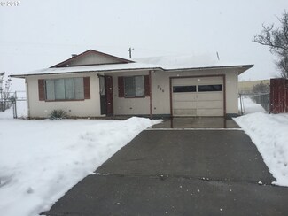 280 Heather Dr, Stanfield, OR 97875