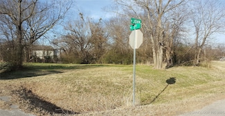 202 E John St, Henryetta, OK 74437