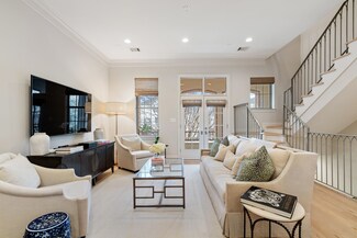 755 Somerset Commons Ln, Houston, TX 77055