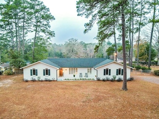 203 Pembroke Place, Thomasville, GA 31792