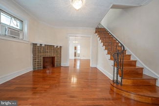 17 Elm Ave, Upper Darby, PA 19082