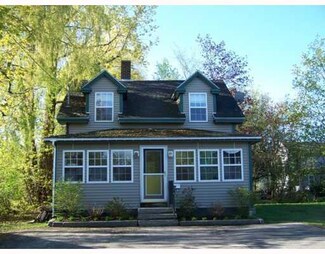 221 Main St, Winthrop, ME 04364