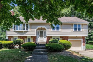 3 Hitching Post Dr, Walpole, MA 02081