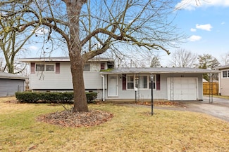 61 Circle Dr E, Montgomery, IL 60538