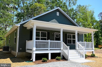 871 Mattox Ave, Colonial Beach, VA 22443