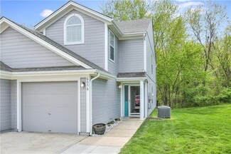6056 NE Moonstone Dr, Lees Summit, MO 64064