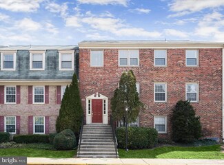 6002 Westchester Park Dr Unit 6002 302, College Park, MD 20740