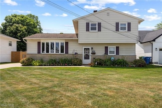 7520 Goldenrod Dr, Mentor On the Lake, OH 44060